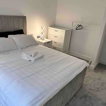 City Centre Rooms In Apartment-3